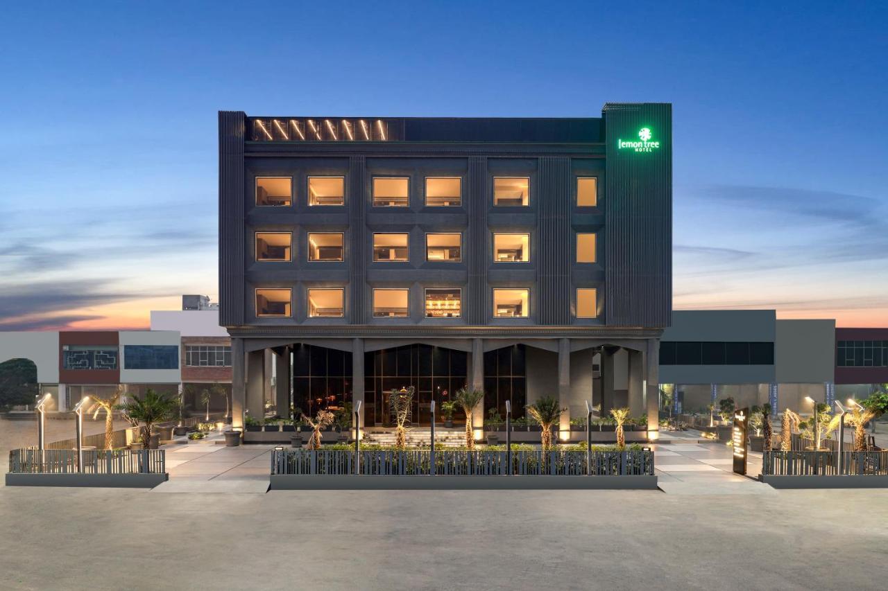 Lemon Tree Hotel, Hisār Buitenkant foto